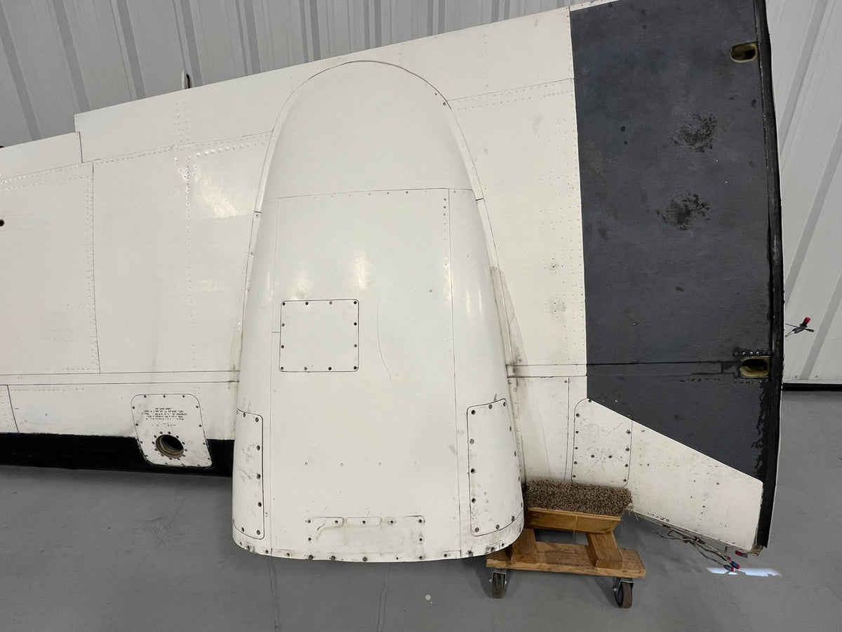 Beechcraft Parts 96-110005-622 Beech E-55 RH Wing Assembly