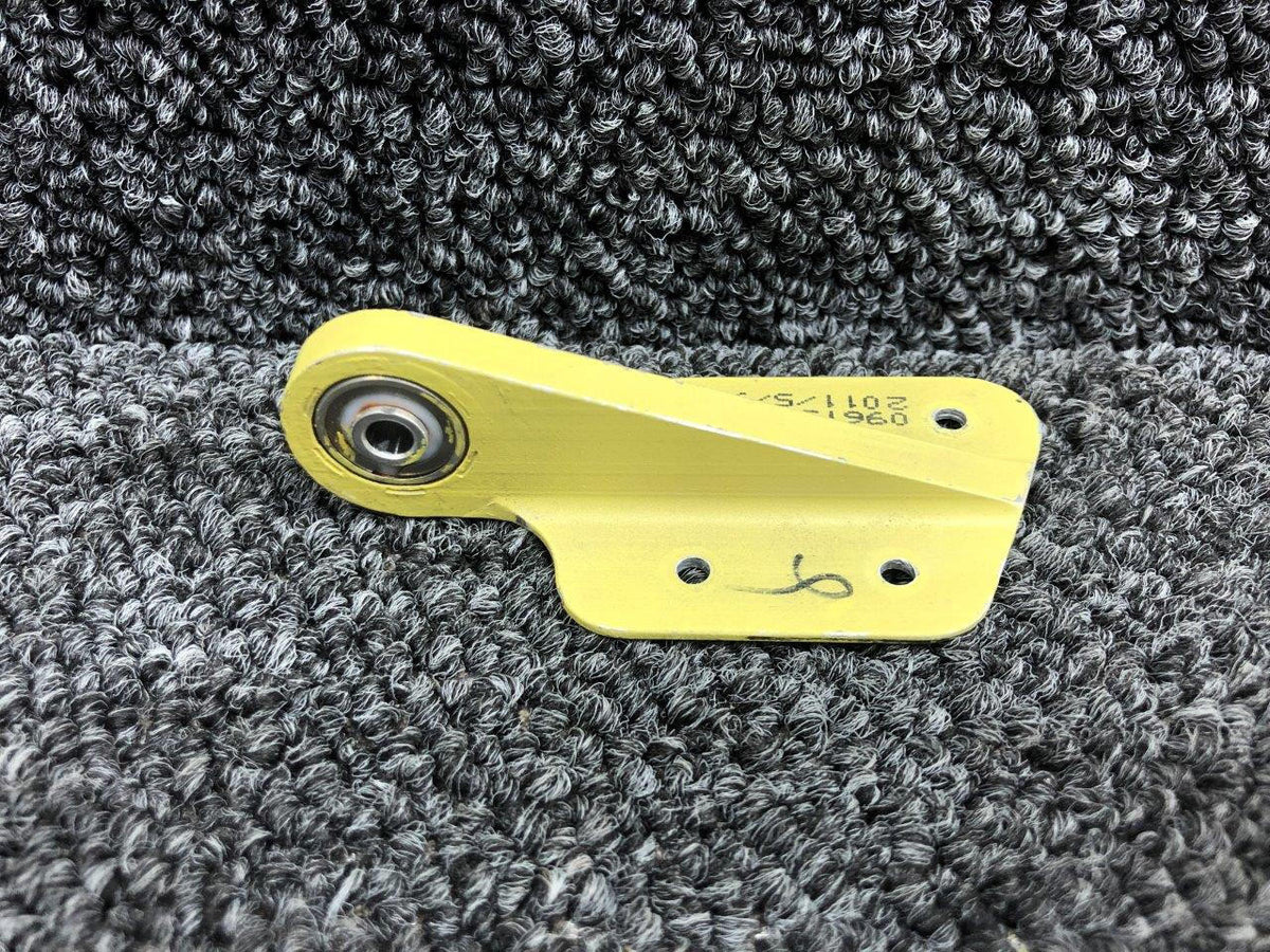Cessna Aircraft Parts 0961515-10 Cessna 162 Control Yoke Support Bracket RH