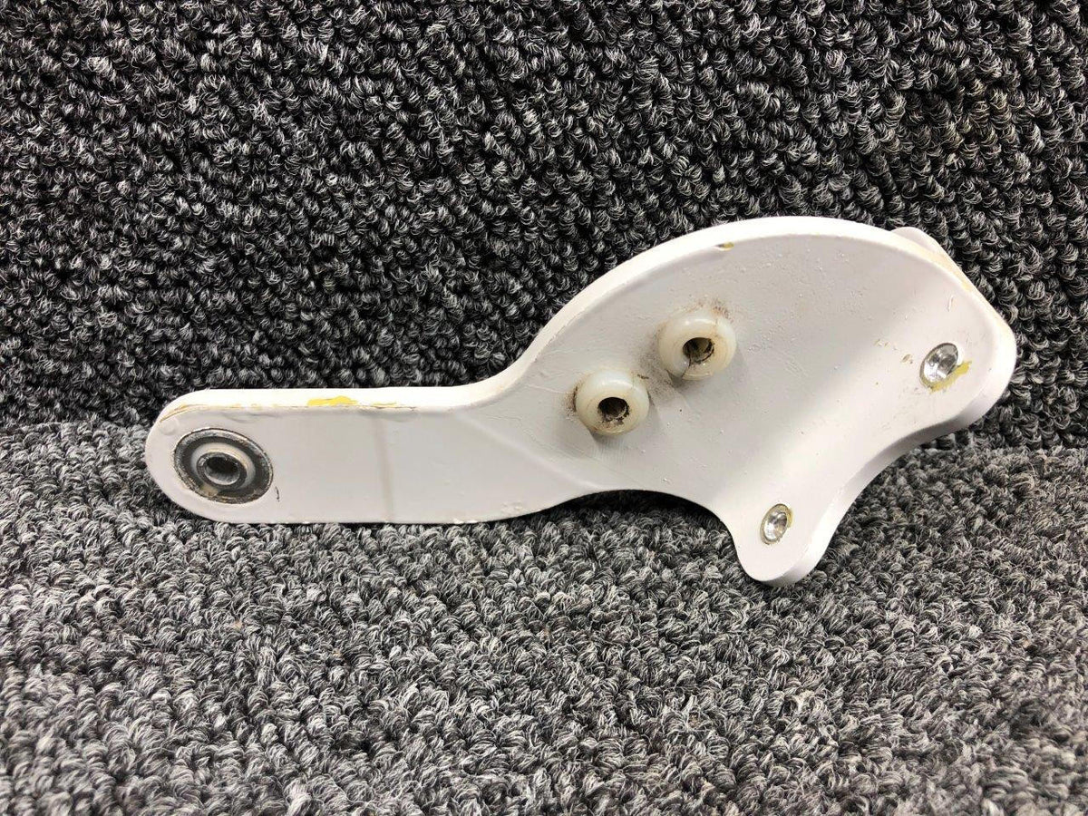 Cessna Aircraft Parts 0922220-9 Cessna 162 Inboard Flap Bracket Assembly LH / RH