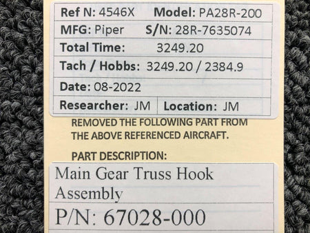 Piper Aircraft Parts 67028-000 Piper PA28R-200 Main Gear Truss Hook Assembly