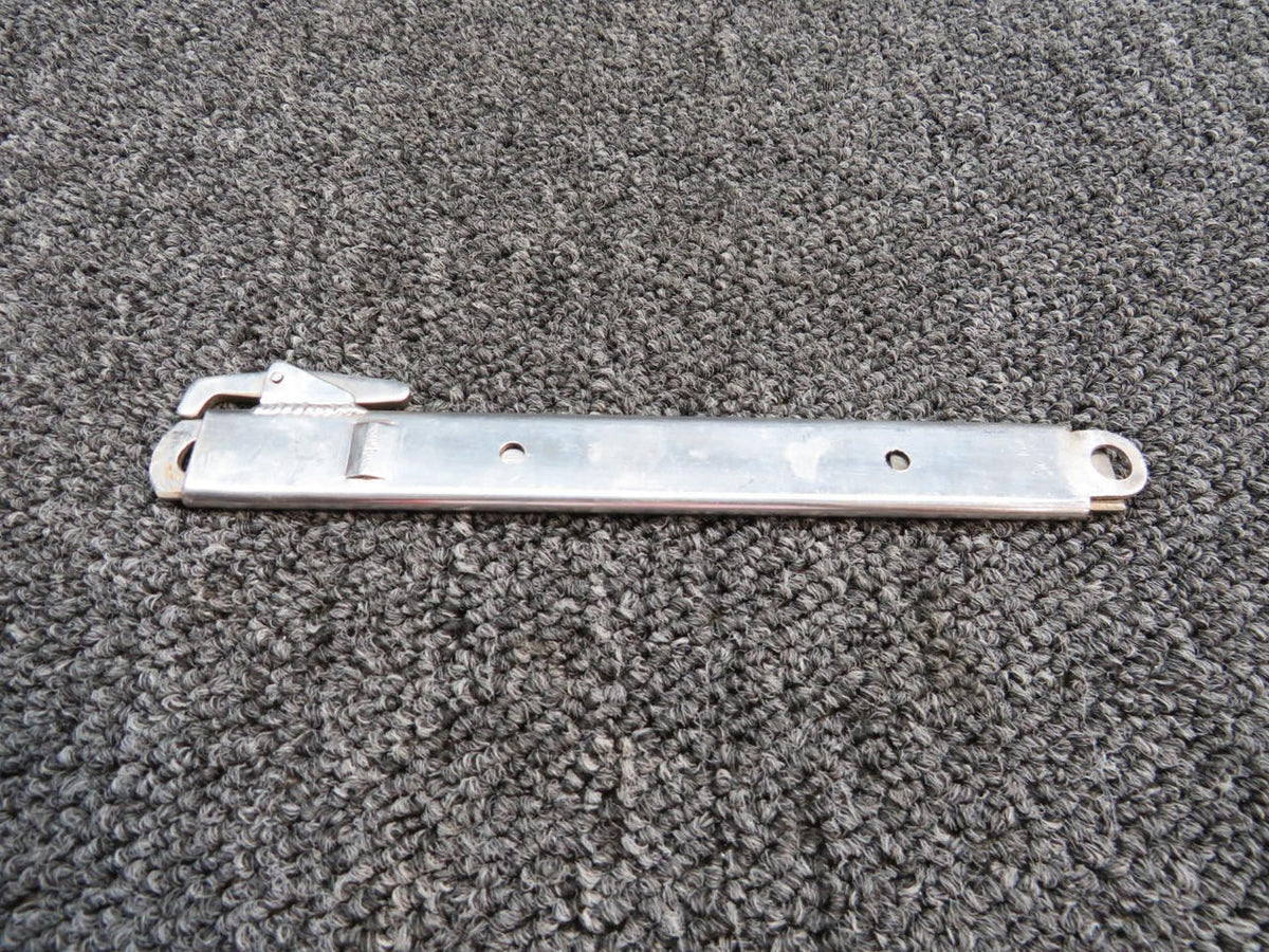 Cessna Aircraft Parts 5211183-2 USE 5211185-2 Cessna 421B Baggage Door Stop Assembly Forward