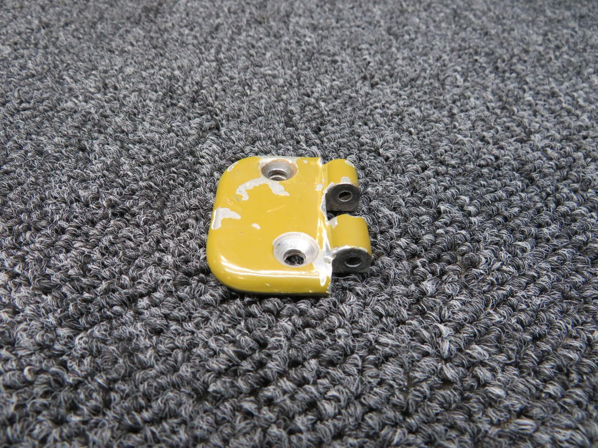 Cessna Aircraft Parts 0711037-18 USE 0711037-11 Cessna 210 Lower Stationary Hinge RH