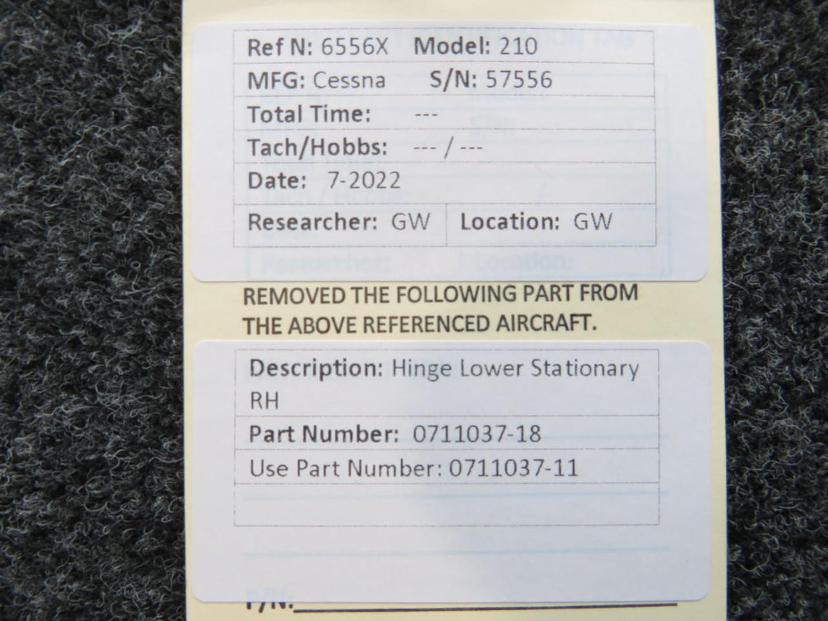 Cessna Aircraft Parts 0711037-18 USE 0711037-11 Cessna 210 Lower Stationary Hinge RH