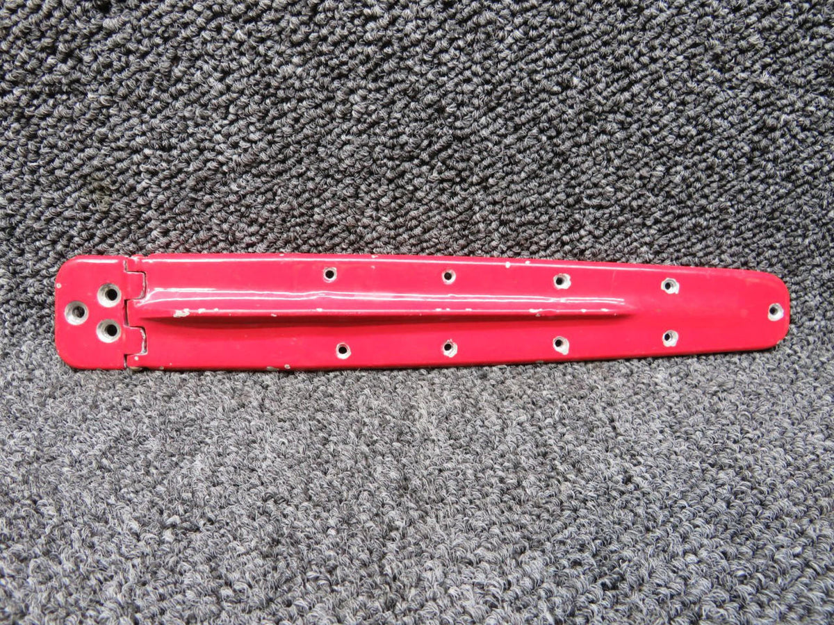 Cessna Aircraft Parts 0711037-14 / 0711037-16 Cessna TR182 Cabin Door Hinge Upper RH