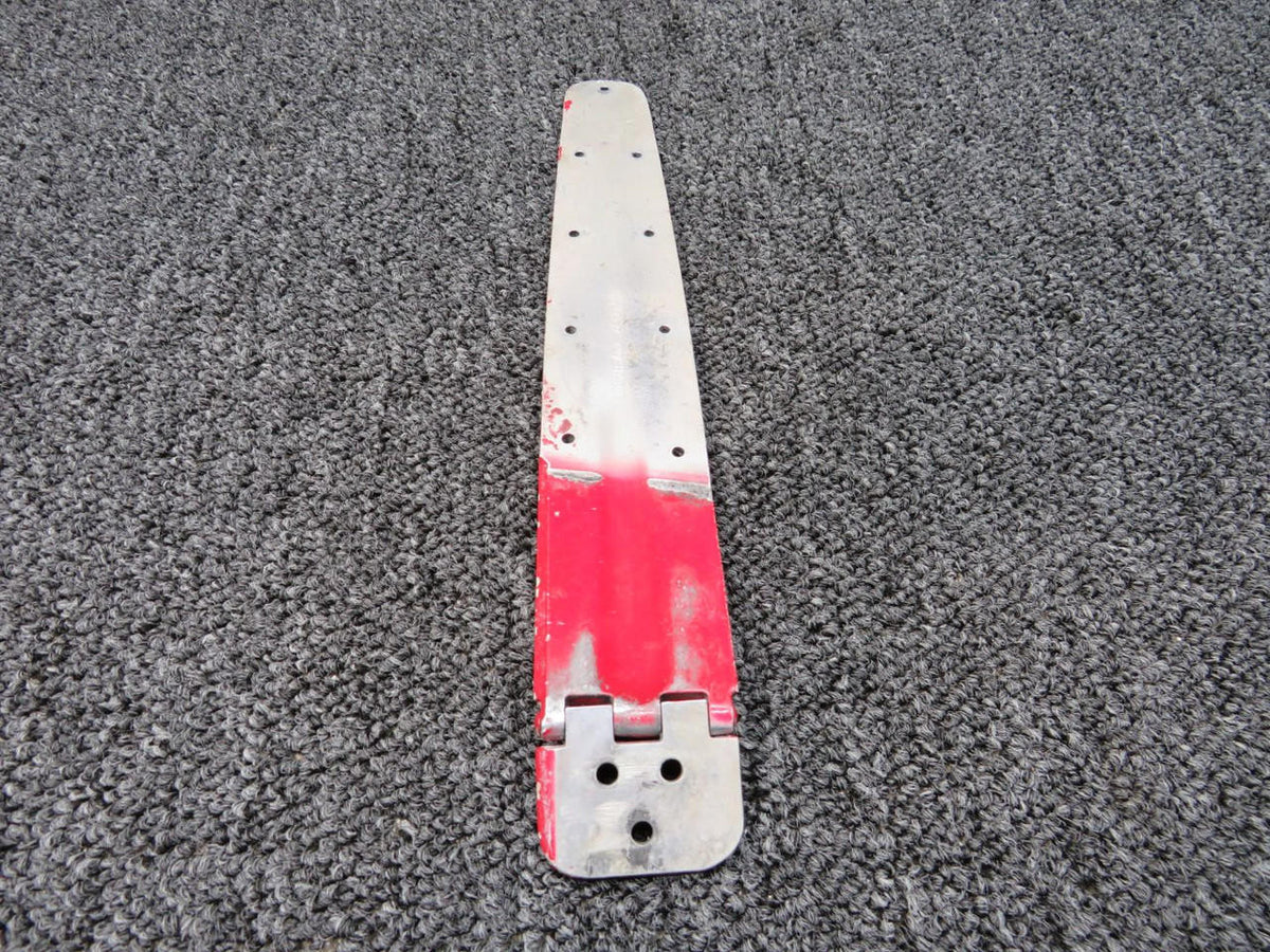 Cessna Aircraft Parts 0711037-14 / 0711037-16 Cessna TR182 Cabin Door Hinge Upper RH