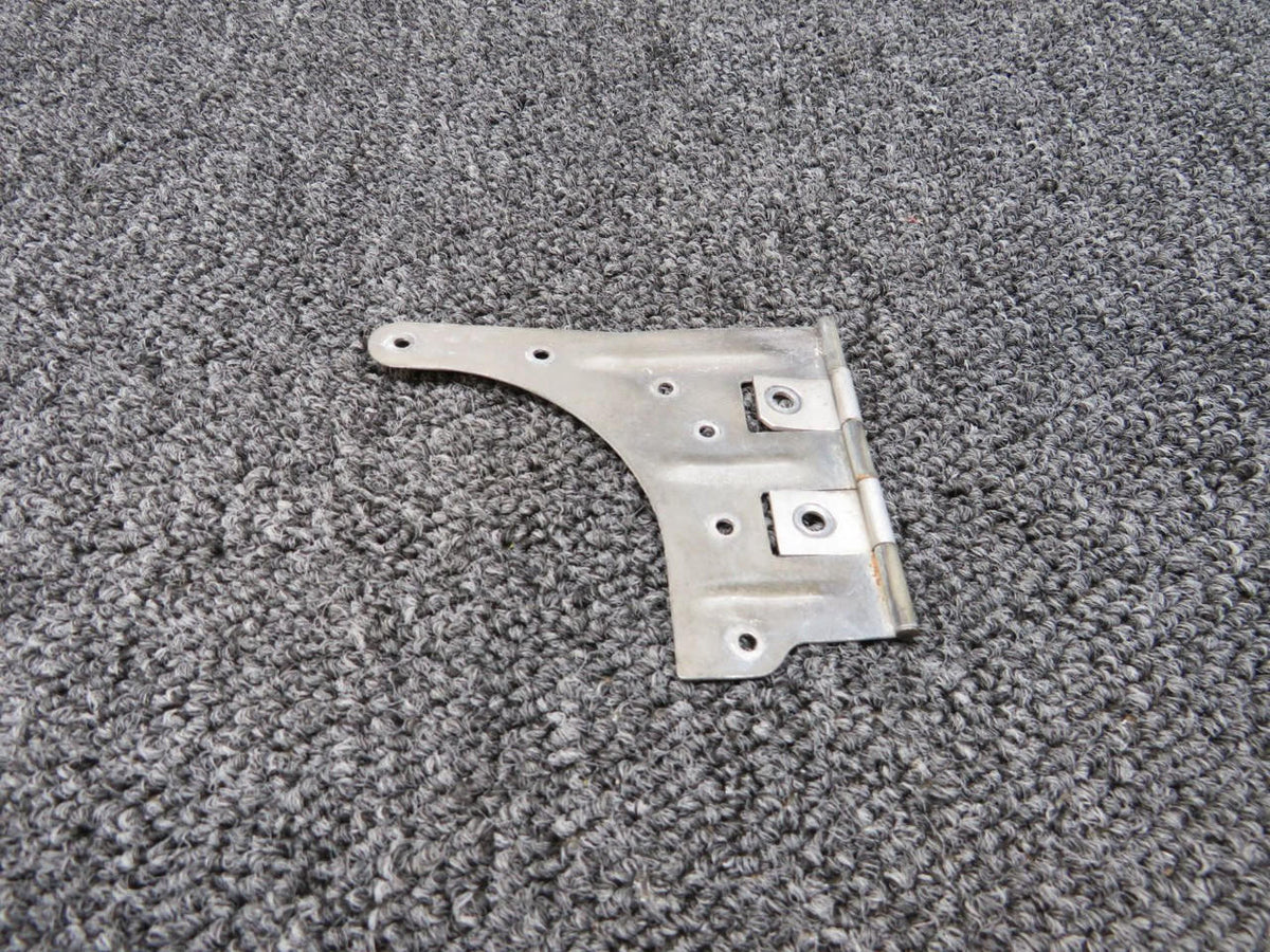 Cessna Aircraft Parts 0411602-2 Cessna 150B Cabin Door Upper Hinge RH