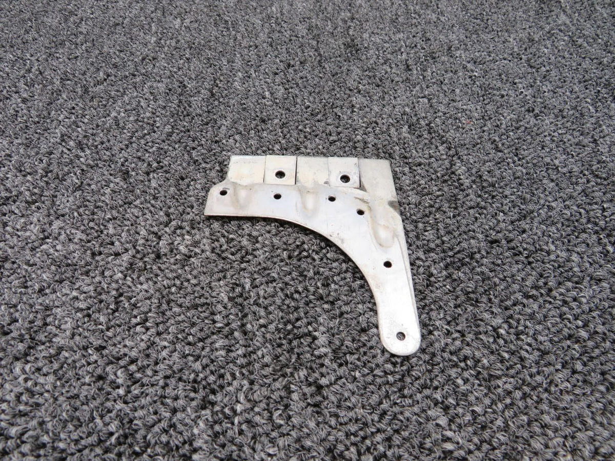 Cessna Aircraft Parts 0411602-2 Cessna 150B Cabin Door Upper Hinge RH