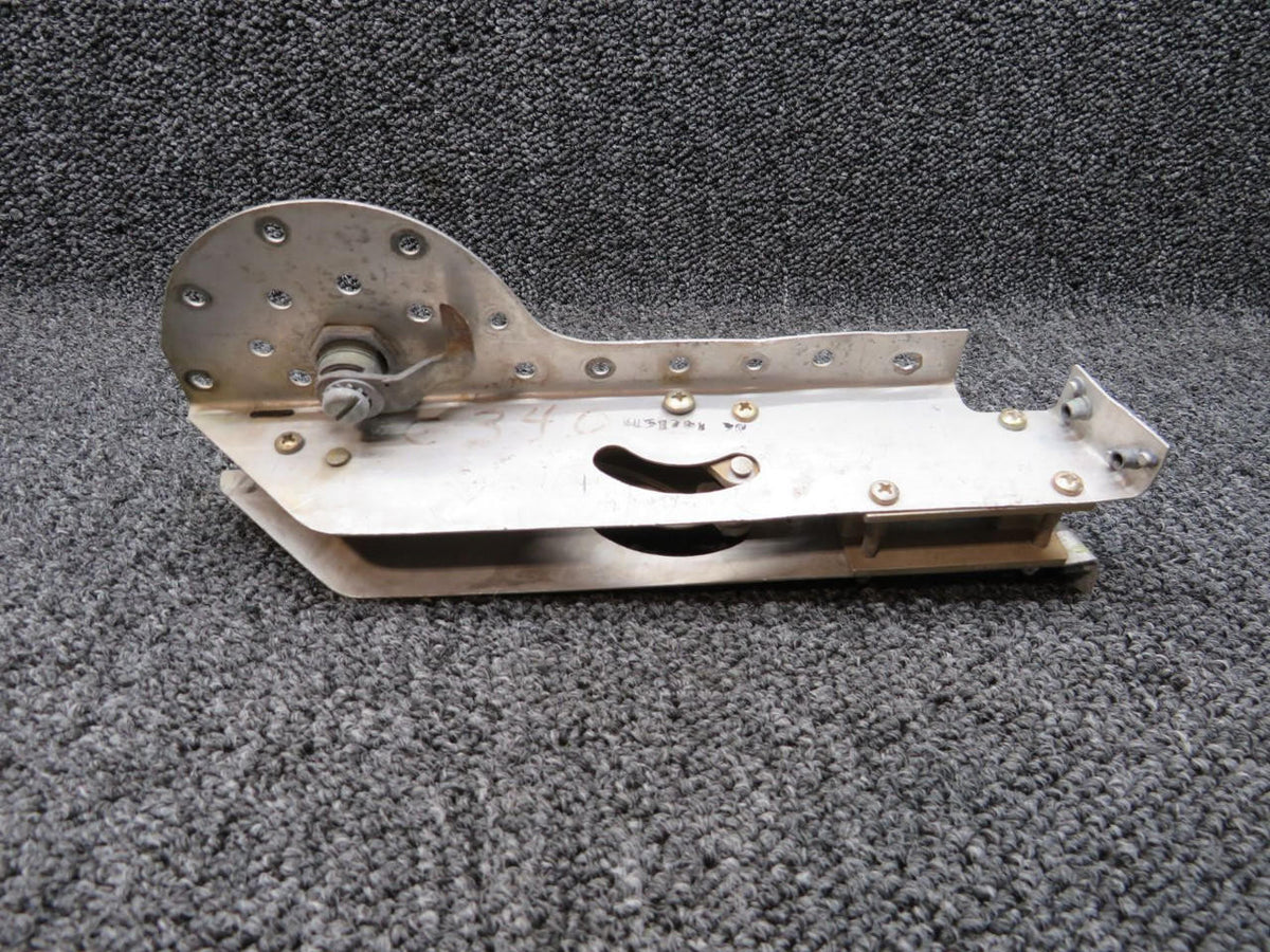 Cessna Aircraft Parts 0851781-35 USE H966-1 Cessna 340 / 414 Baggage Door Latch Assembly