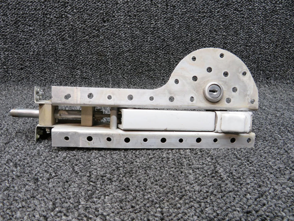 Cessna Aircraft Parts 0851781-35 USE H966-1 Cessna 340 / 414 Baggage Door Latch Assembly