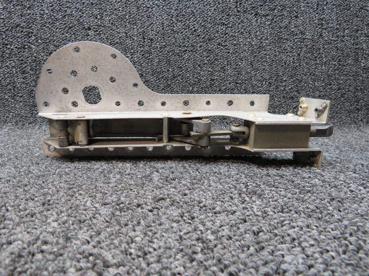 Cessna Aircraft Parts H966-1 Cessna 310R Nacelle Baggage Door Latch Assembly