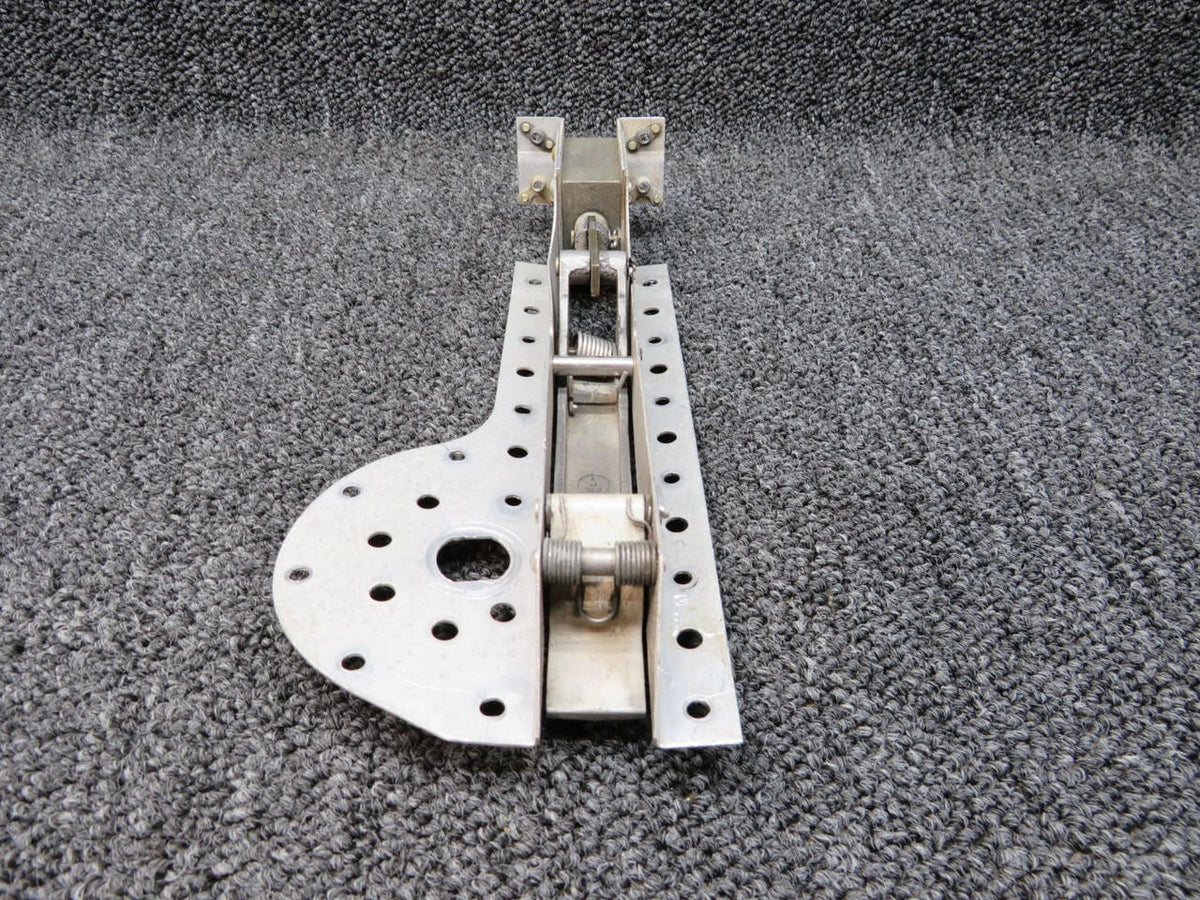 Cessna Aircraft Parts H966-1 Cessna 310R Nacelle Baggage Door Latch Assembly