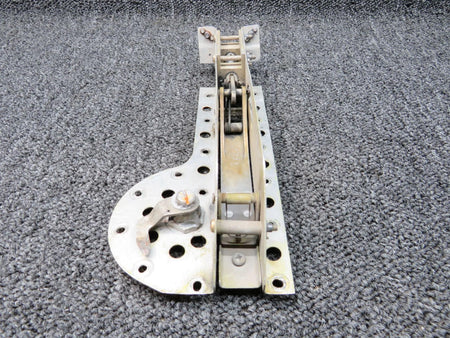 Cessna Aircraft Parts 0851781-26 USE H966-1 Cessna Nacelle Baggage Door Latch Assembly