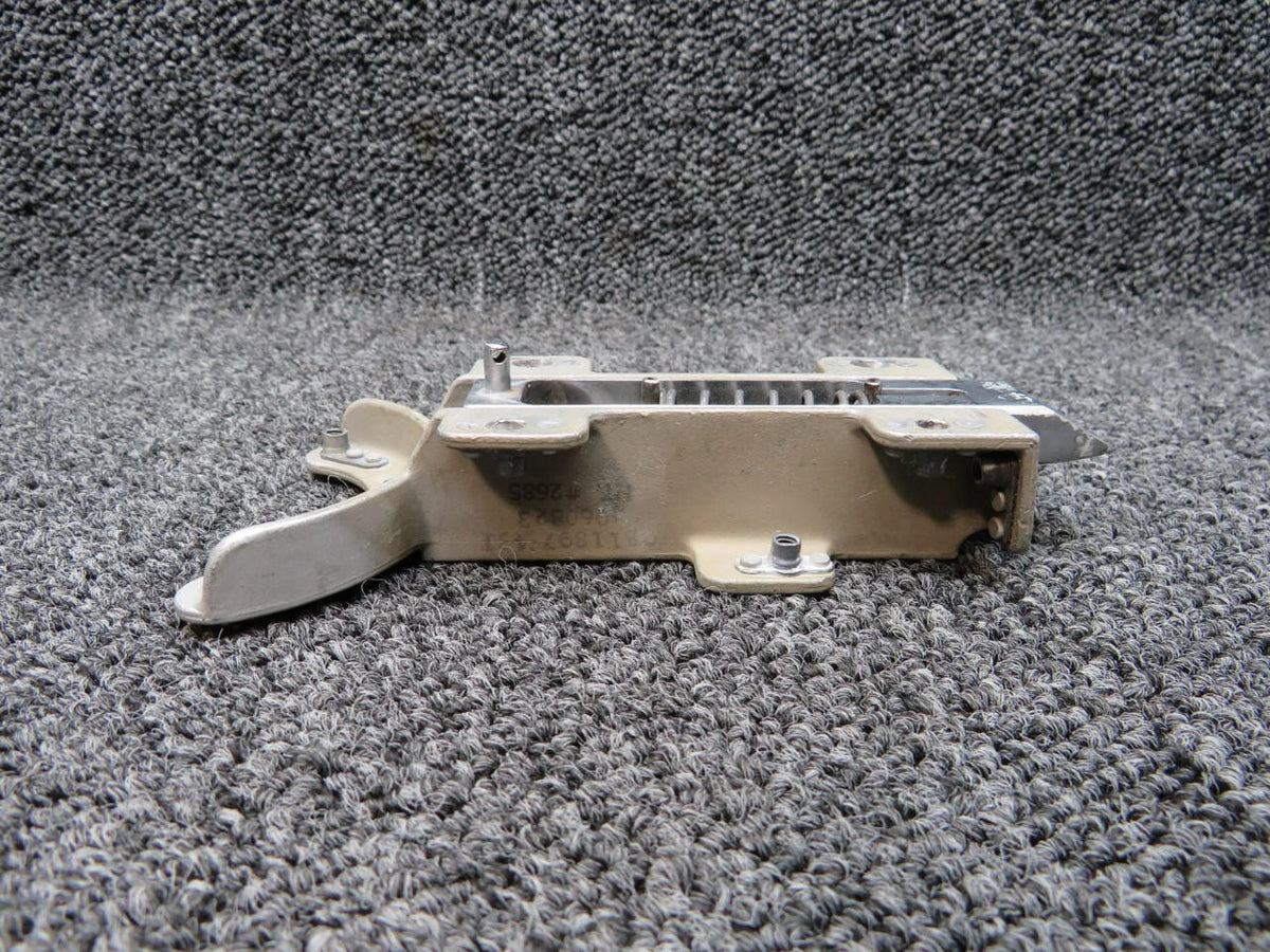 Cessna Aircraft Parts 0811529-8 Cessna 310R Cabin Door Latch Lower