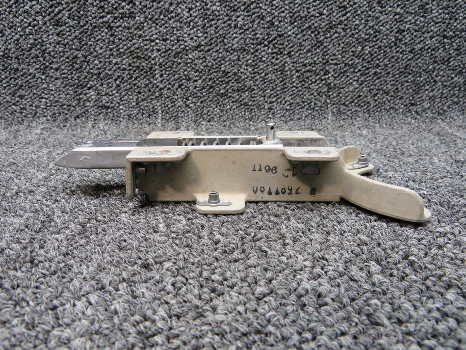 Cessna Aircraft Parts 0811529-8 Cessna 310R Cabin Door Latch Lower