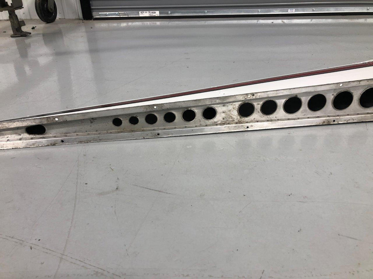 Cessna Aircraft Parts 1231057-18 Cessna P210N Vertical Fin Assembly
