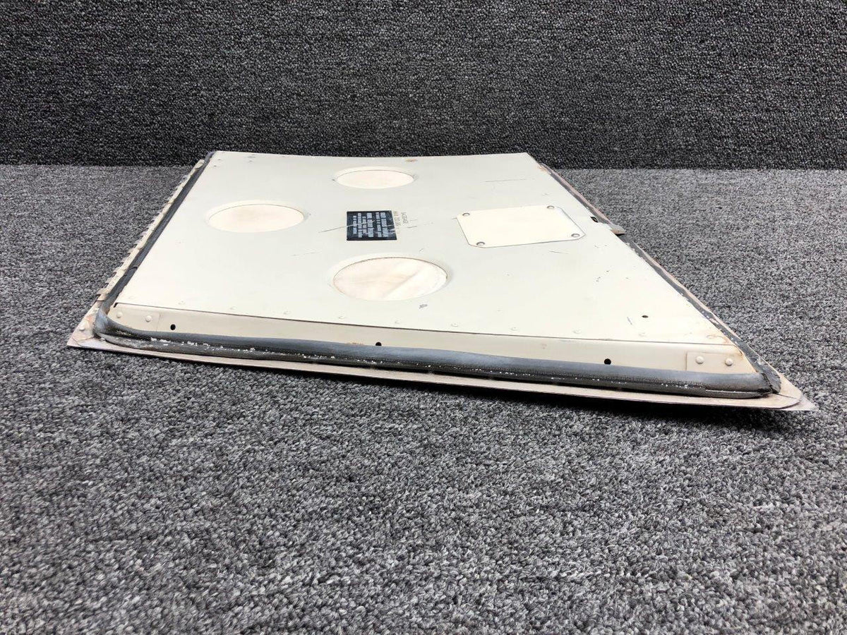 Piper Aircraft Parts 66793-018 USE 66793-800 Piper PA28-151 Baggage Door Assembly Minus Lock