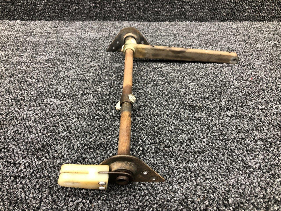 Cessna Aircraft Parts 0762039-1 / 0762038-1 Cessna 182P Torque Tube and Arm Assembly