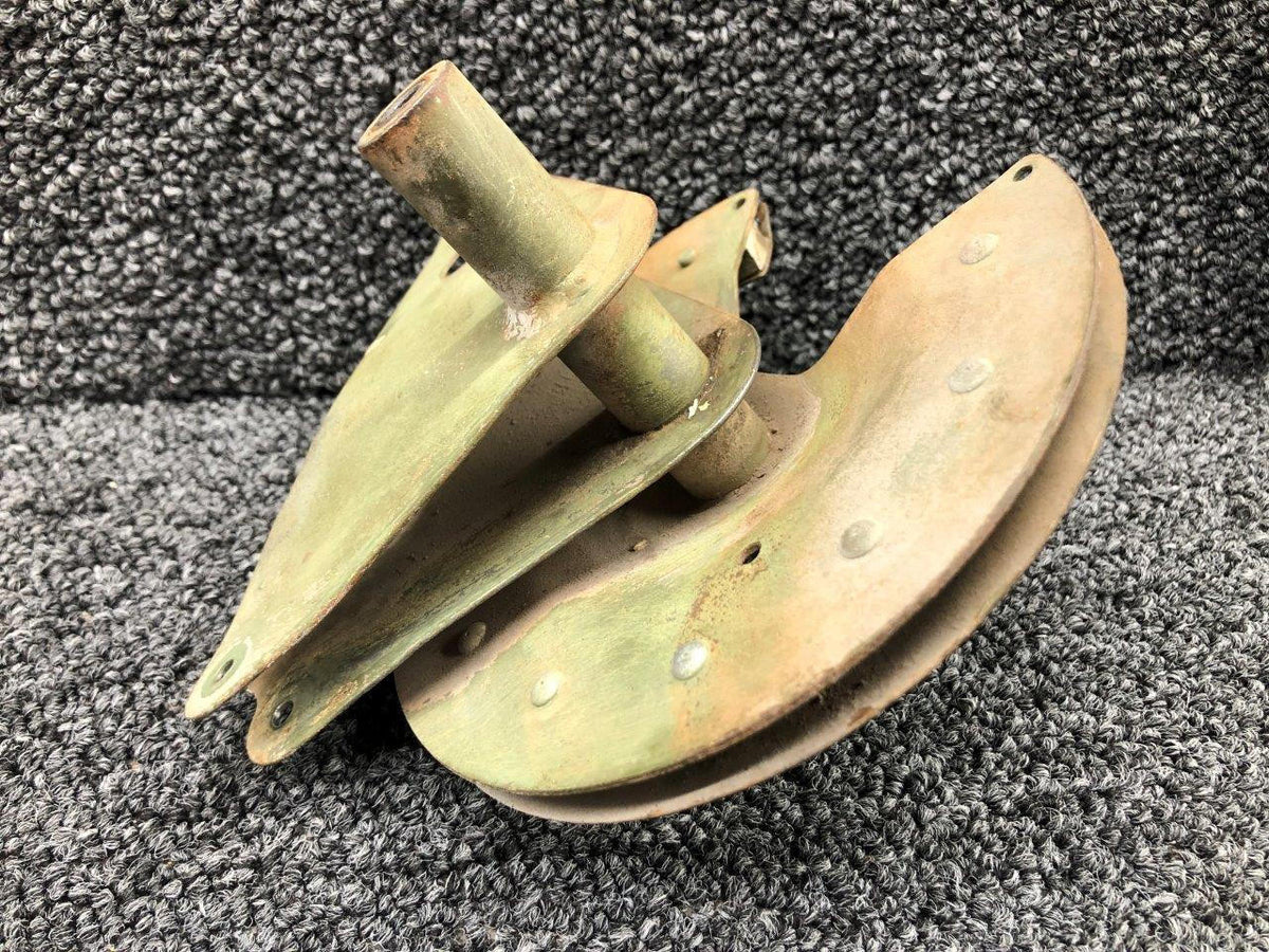 Cessna Aircraft Parts 0762024-24 Cessna 182P Drive Pulley Assembly RH