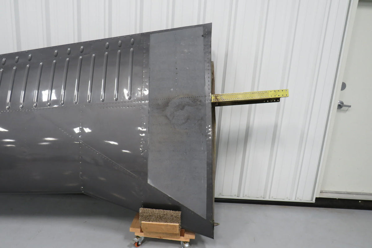 Rockwell Aviation Airplane Parts Spar P/N 42002-2 42000-2 Rockwell 112A RH Wing Assembly