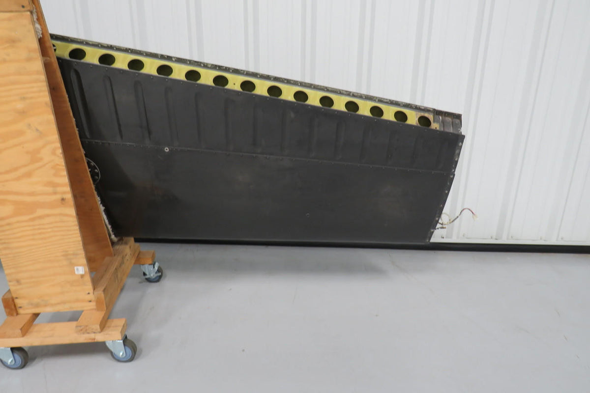 Rockwell Aviation Airplane Parts Spar P/N 42002-2 42000-2 Rockwell 112A RH Wing Assembly
