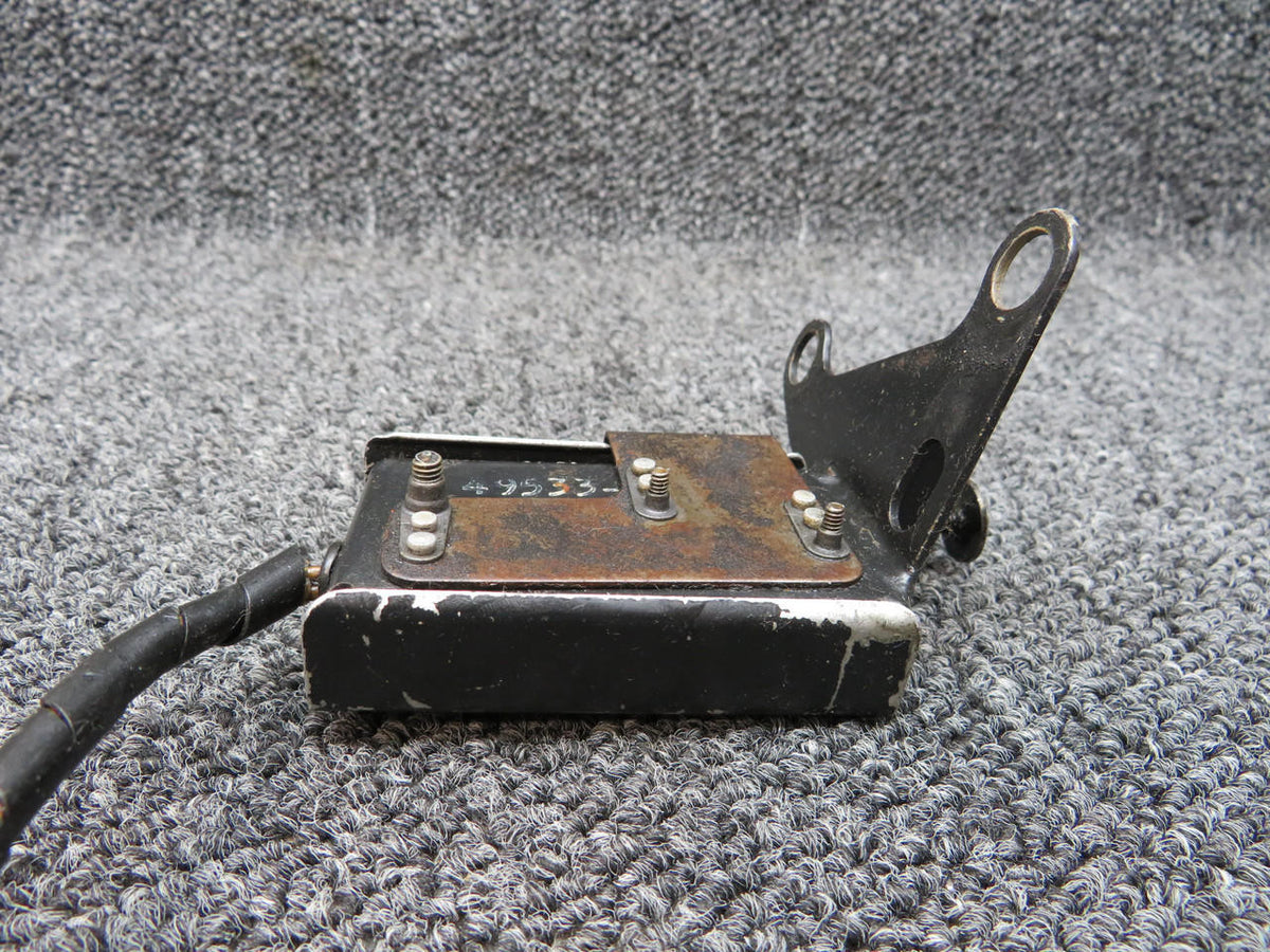 Piper Aircraft Parts 49533-002 / 487-925 Piper PA-31T Propeller De-Ice Bracket and Switch Volts 28