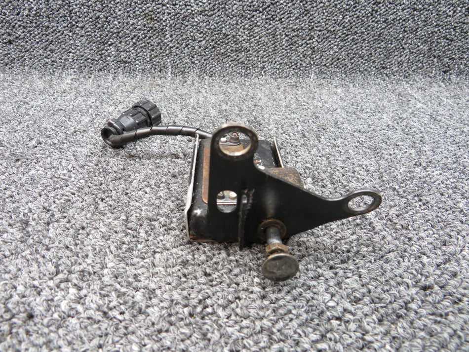 Piper Aircraft Parts 49533-002 / 487-925 Piper PA-31T Propeller De-Ice Bracket and Switch Volts 28