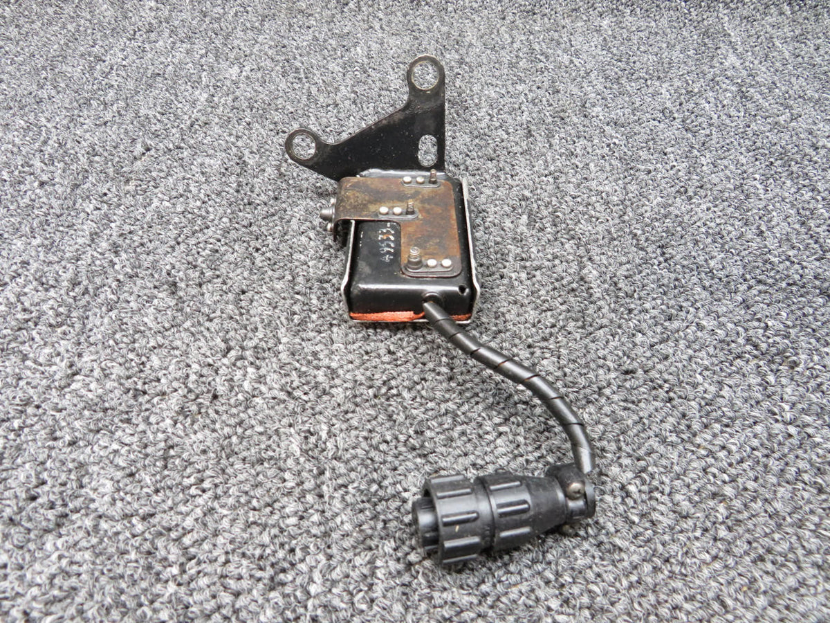 Piper Aircraft Parts 49533-002 / 487-925 Piper PA-31T Propeller De-Ice Bracket and Switch Volts 28