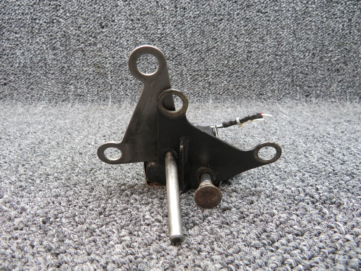 Piper Aircraft Parts 49533-002 / 487-925 Piper PA-31T Propeller De-Ice Bracket and Switch Volts 28