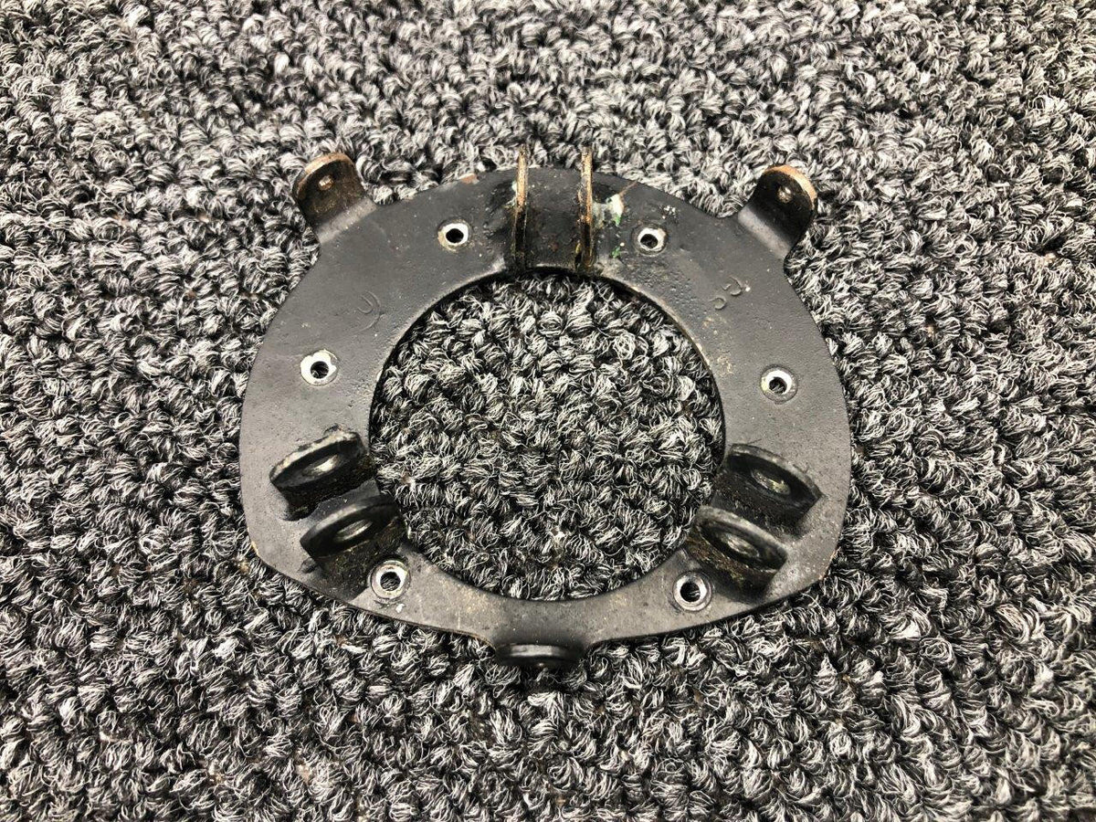 Piper Aircraft Parts 21471-000 Piper PA24-260 Control Shaft Roller Bracket Assembly