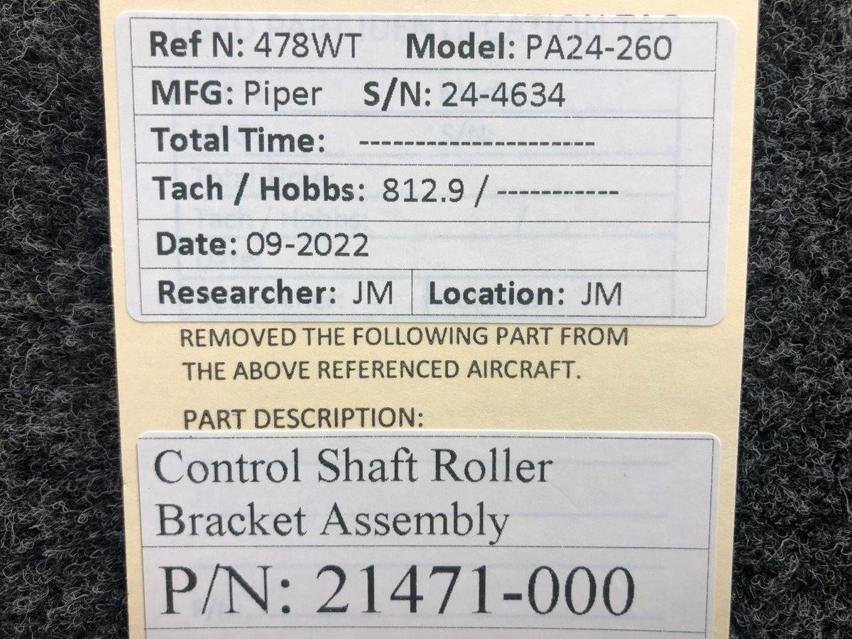 Piper Aircraft Parts 21471-000 Piper PA24-260 Control Shaft Roller Bracket Assembly