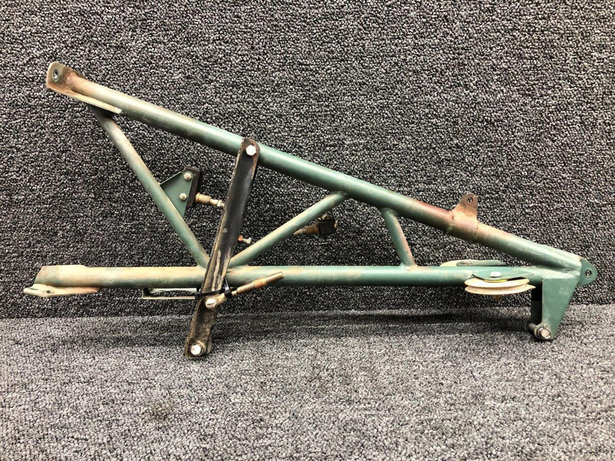Piper Aircraft Parts 24590-011 Piper PA24-260 Center Wing Main Spar Support Assembly
