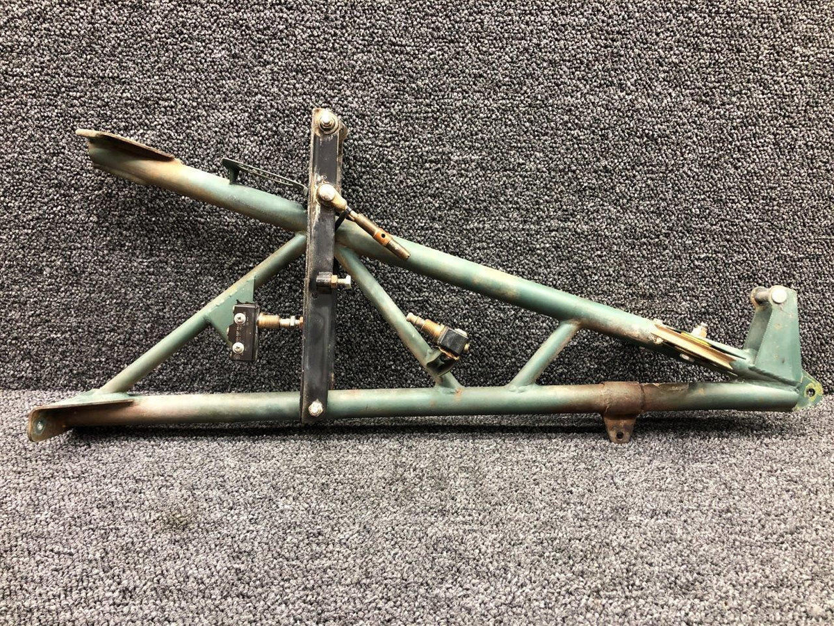 Piper Aircraft Parts 24590-011 Piper PA24-260 Center Wing Main Spar Support Assembly