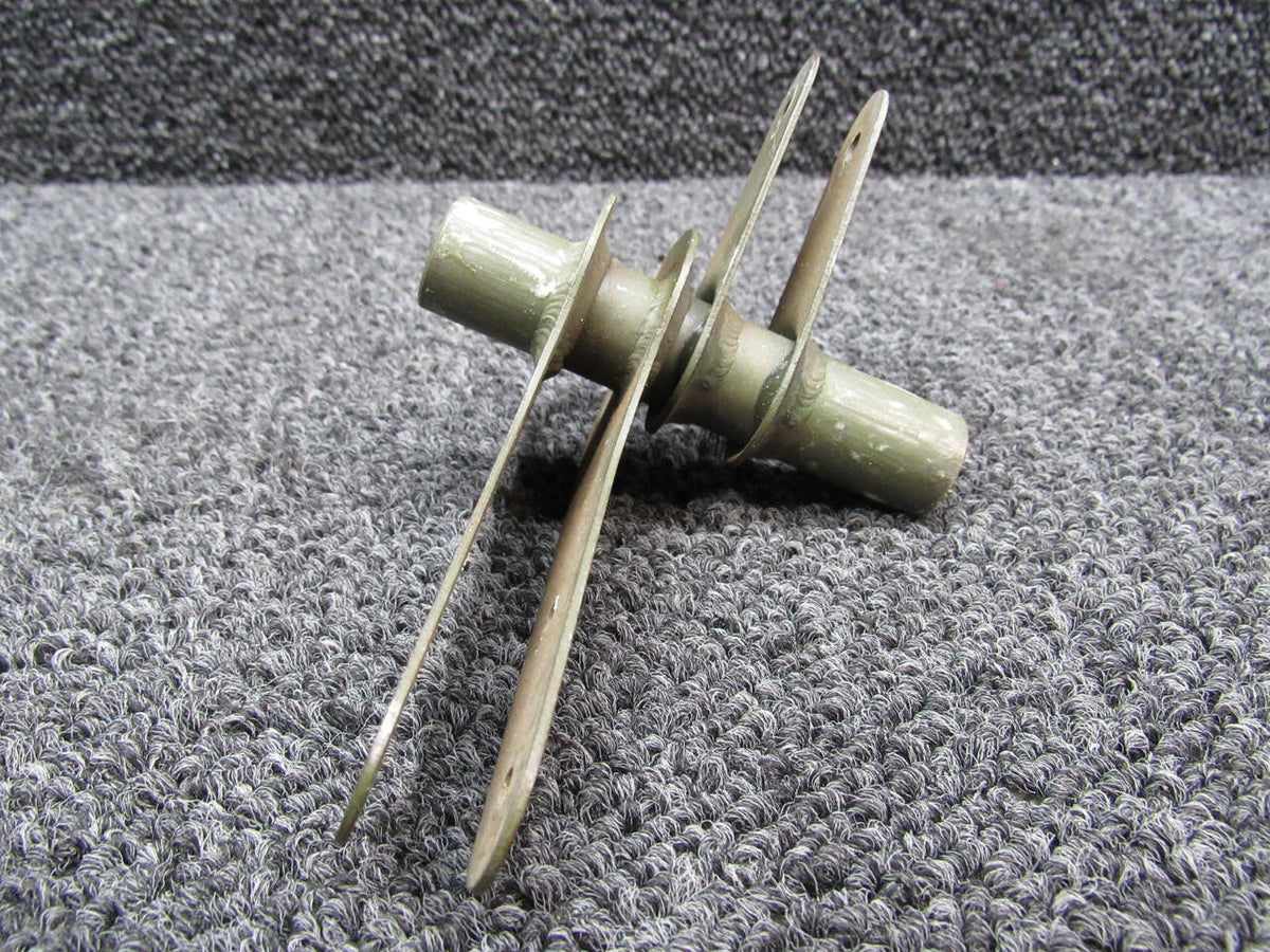 Cessna Aircraft Parts 0760611-2 Cessna 182 Aileron Bellcrank RH SA