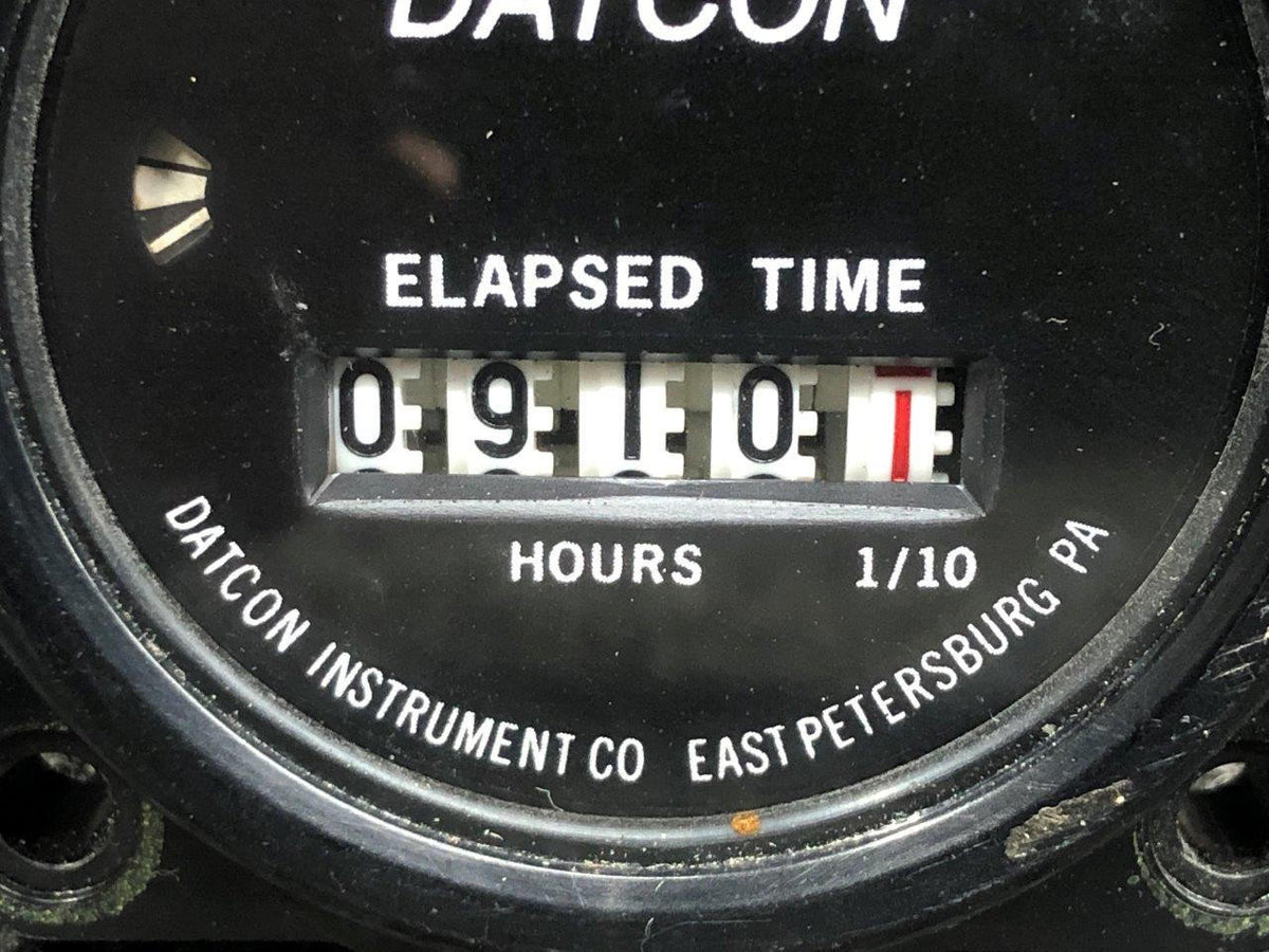 Datcon 773E Datcon Hour Meter Indicator Hours 910.10 Volts 4-50