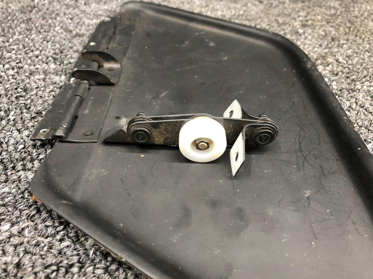 Robinson Helicopter and Airplane Parts A425-3 Robinson R22 Co-Pilot Cabin Door Vent