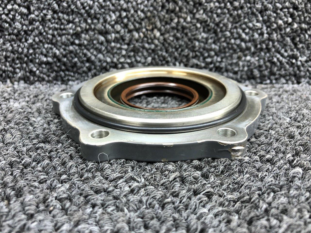 Robinson Helicopter and Airplane Parts A270-1 Robinson R22 Main Rotor Gearbox End Cover