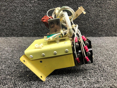 002-364013-29 / MS25026-1 Beechcraft V35B Main Gear Limit Switch Assembly