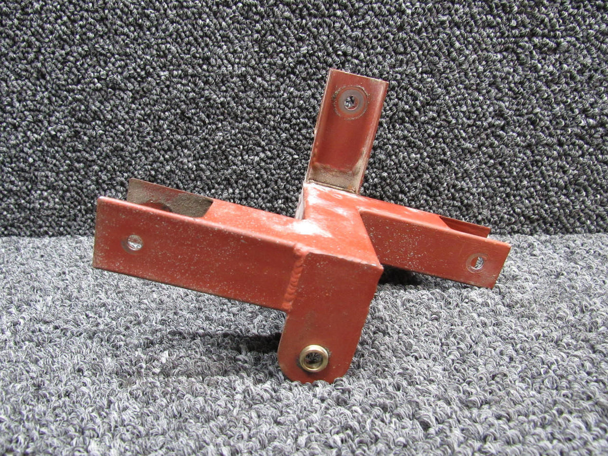 Aero Commander 0153013-1 Aero Commander 100-180 Push-Pull Tube Bellcrank LH