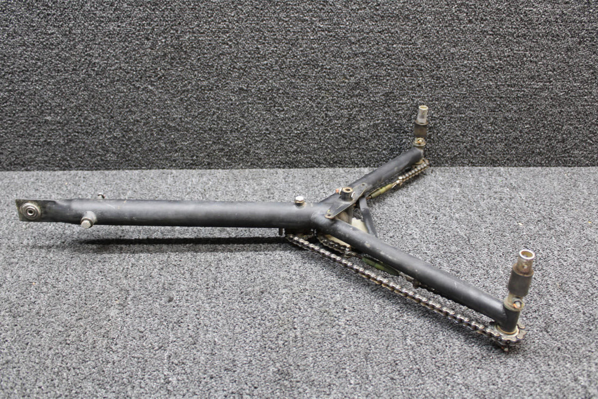 Cessna Aircraft Parts 0413369-2 Cessna 150F Control Y Column Assembly