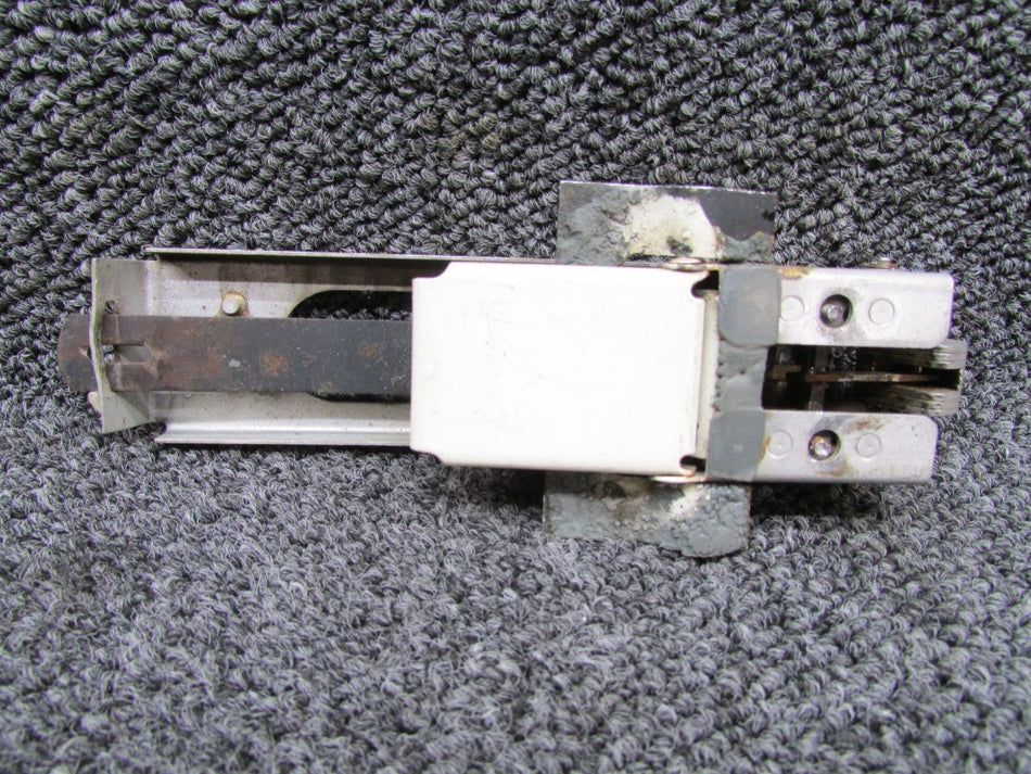 68188-000 Piper PA28-160 Cabin Door Latch Assembly (Colored)