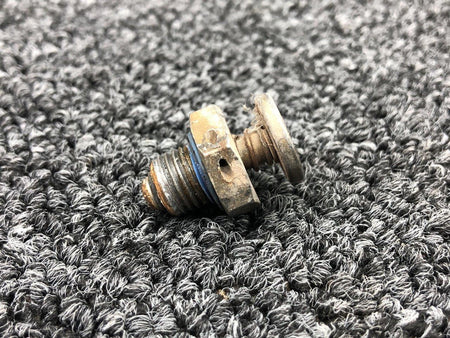 Cessna Aircraft Parts 0523520-9 Cessna 172 Fuel Tank Drain Plug Assembly LH / RH