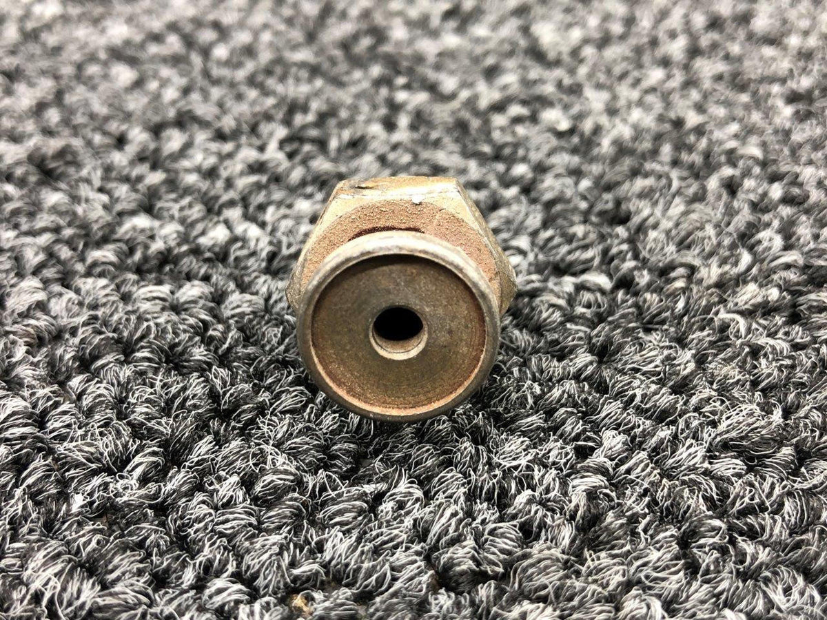 Cessna Aircraft Parts 0523520-9 Cessna 172 Fuel Tank Drain Plug Assembly LH / RH