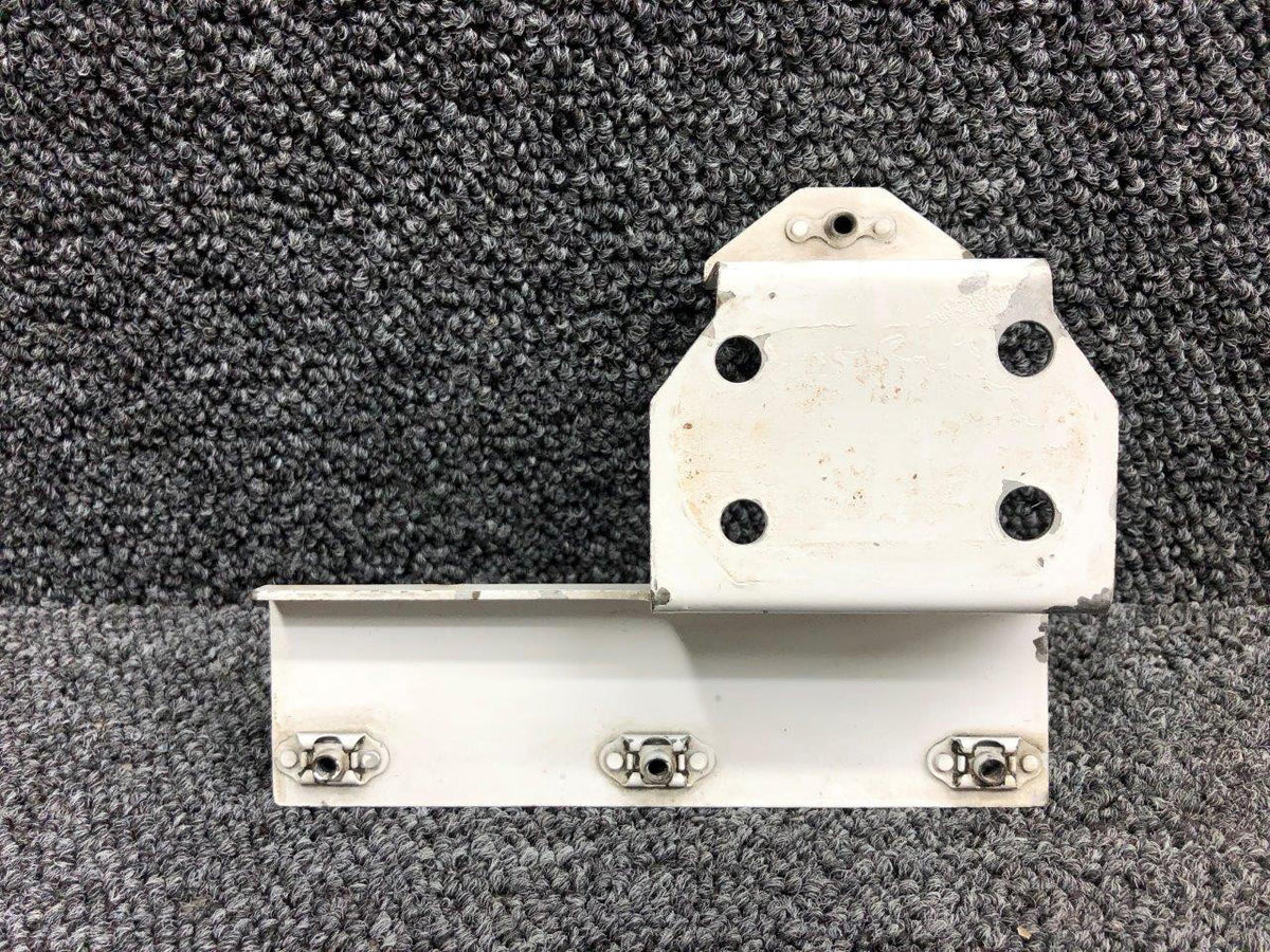 Cessna Aircraft Parts Cessna 175 Main Gear Wheel Pant Mounting Plate RH