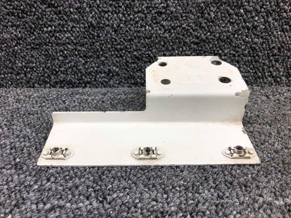 Cessna Aircraft Parts Cessna 175 Main Gear Wheel Pant Mounting Plate RH