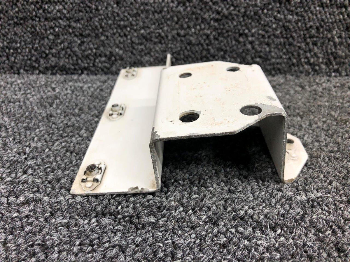 Cessna Aircraft Parts Cessna 175 Main Gear Wheel Pant Mounting Plate RH