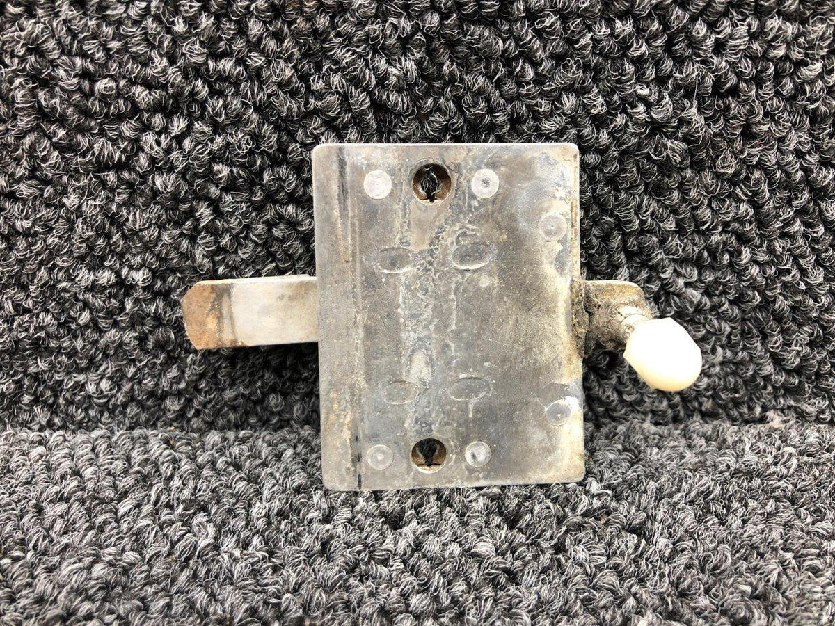 Cessna Aircraft Parts 0411590-1 Cessna 175 Cabin Door Thumb Latch LH / RH