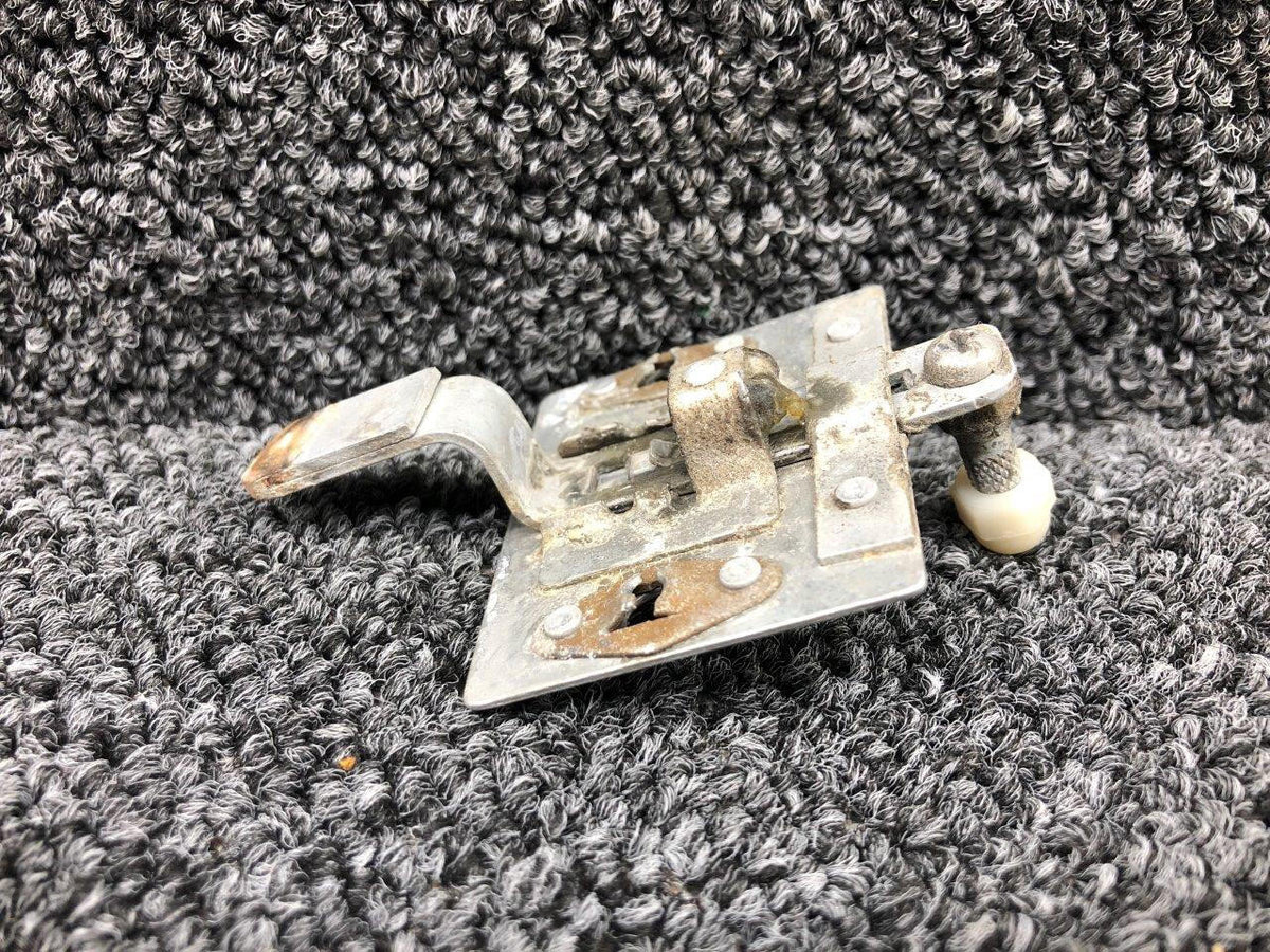 Cessna Aircraft Parts 0411590-1 Cessna 175 Cabin Door Thumb Latch LH / RH