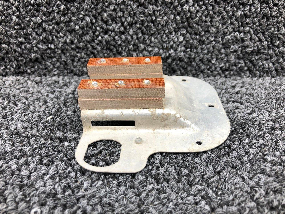 Cessna Aircraft Parts 0411576 Cessna 175 Cabin Door Handle Plate LH / RH