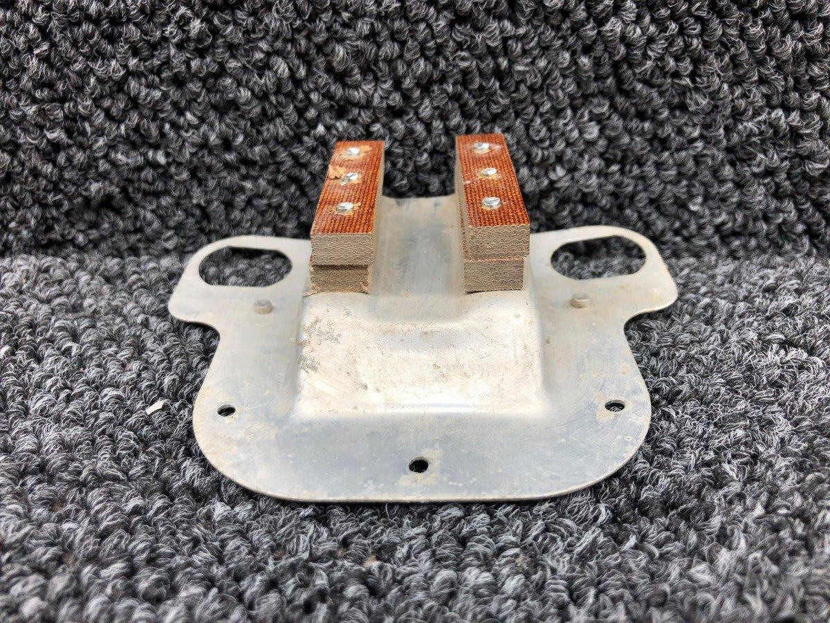 Cessna Aircraft Parts 0411576 Cessna 175 Cabin Door Handle Plate LH / RH