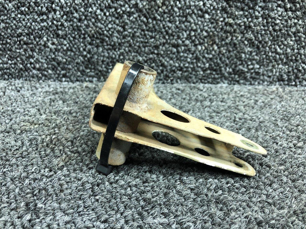 Cessna Aircraft Parts 1462023-1 Cessna 336 Outboard Flap Bellcrank Assembly LH / RH